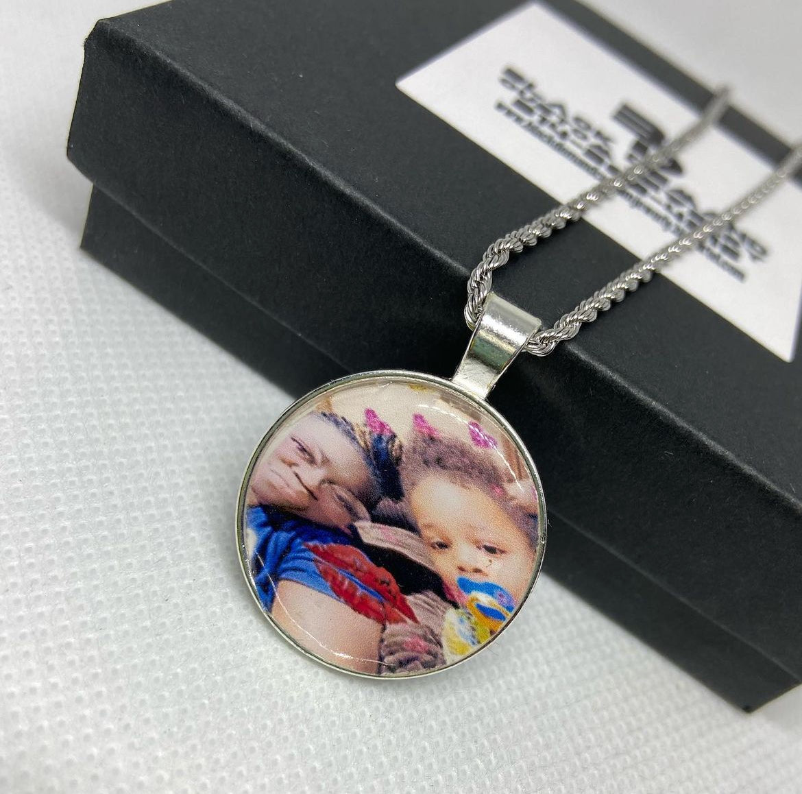 Solid kid small pendant