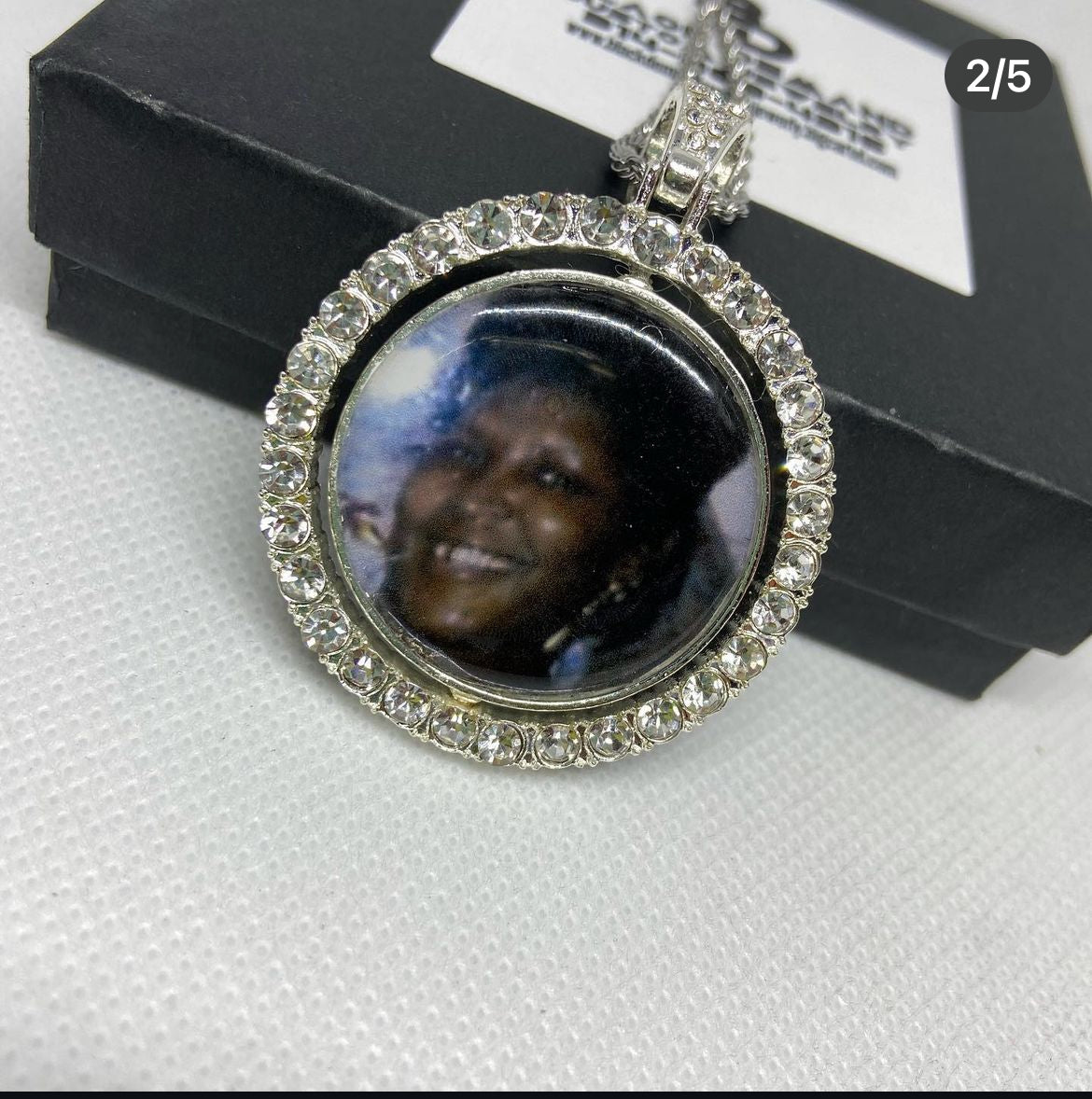 Double sided circle rhinestone pendant