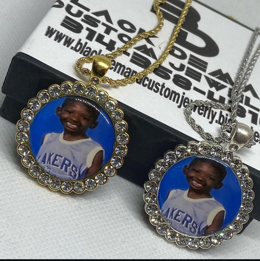 Small rhinestone pendant