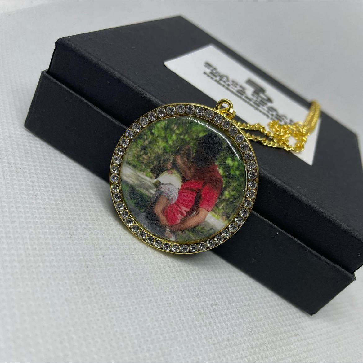 Large circle rhinestone pendant